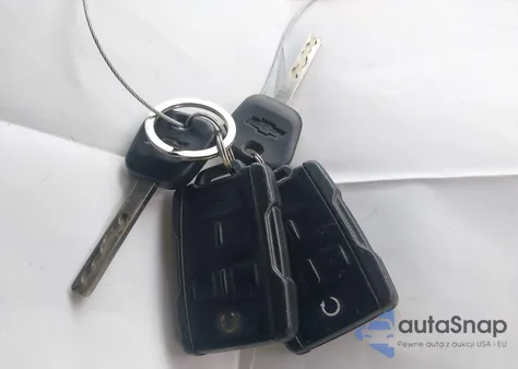 2016 Chevrolet Silverado 1500 Lt from USA, damaged, VIN 3GCUKREC3GG177246